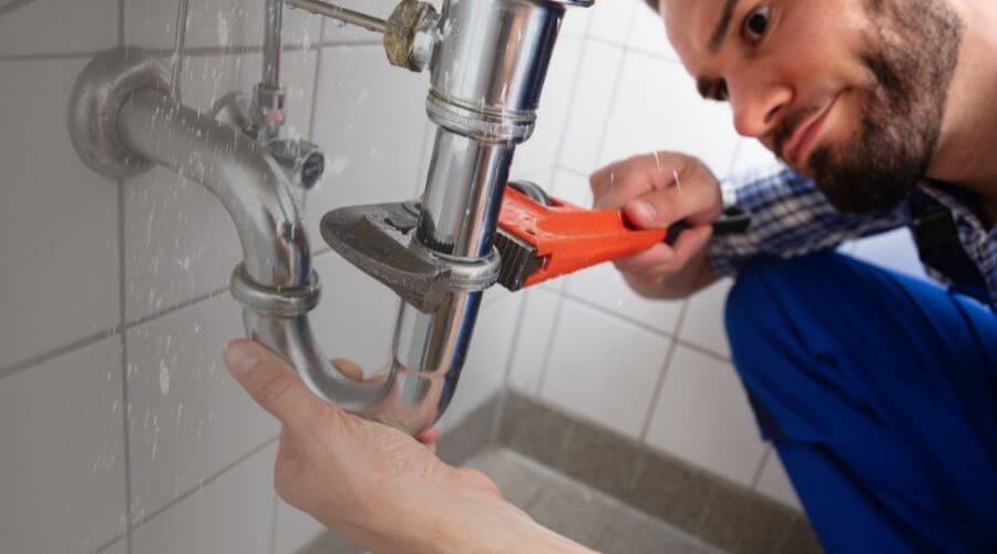 Professional same day plumber services in Le Claire, IA